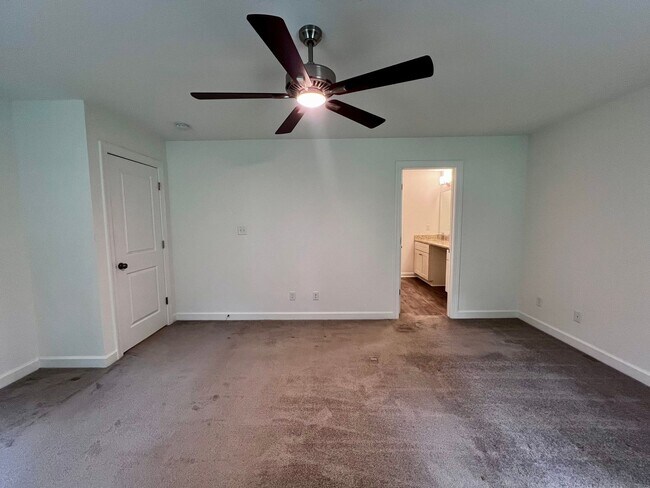 Building Photo - 2542 Fieldsway Dr