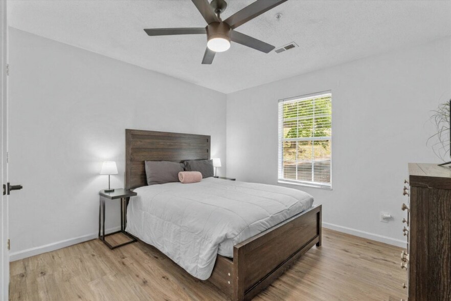 Bedroom - 1132 Fielding Dr