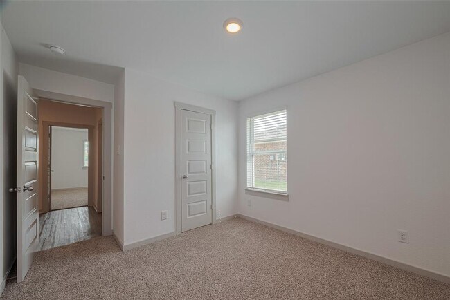 Building Photo - 14519 Sweetwater Dr