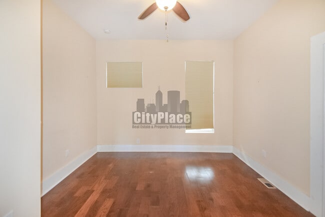 Building Photo - 1230 Villa Ave