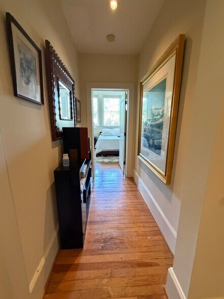 Building Photo - 817 N Elm St
