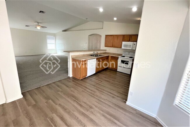 Building Photo - 2415 W Apollo Rd