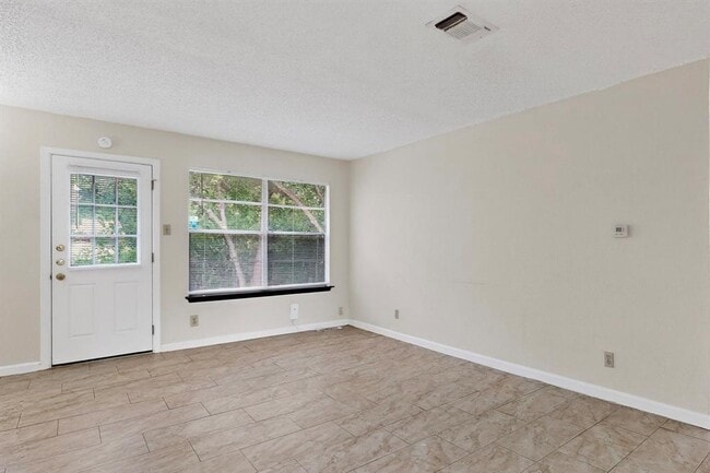 Building Photo - 6605 Bluestone St