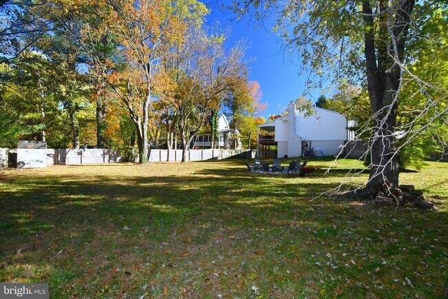 Building Photo - 1 Orchard Ln