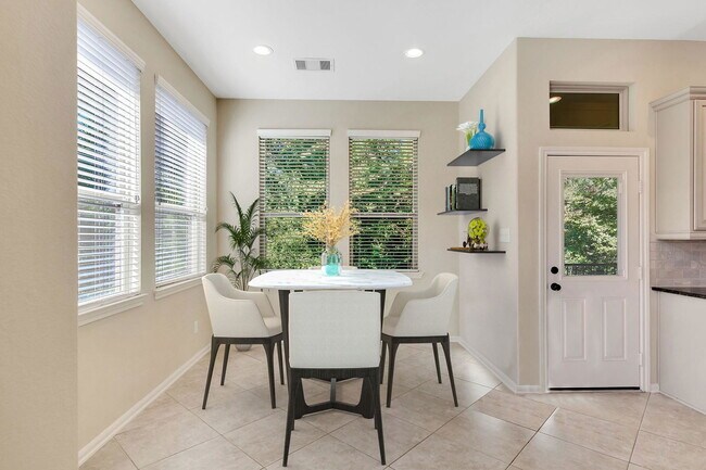 Building Photo - 222 Cheswood Forest Pl