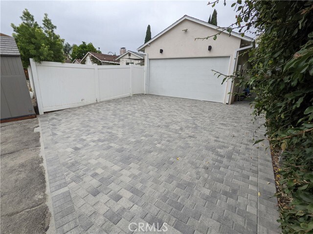 Building Photo - 4466 Sherman Oaks Cir