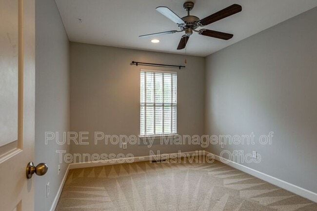 Building Photo - 553 Rosedale Ave