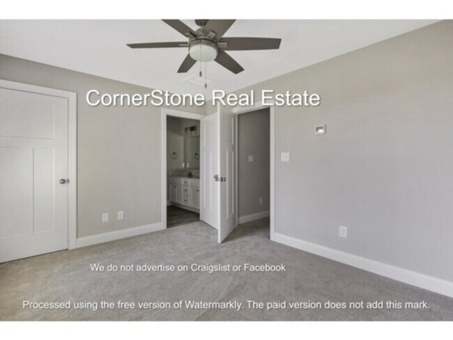 Building Photo - 2854 Little Dr