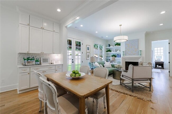 Building Photo - 2717 Skyland Dr NE