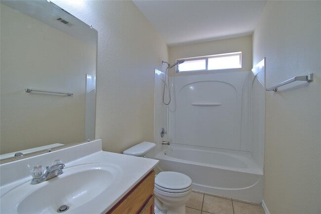 Building Photo - 1232 Kenneys Way