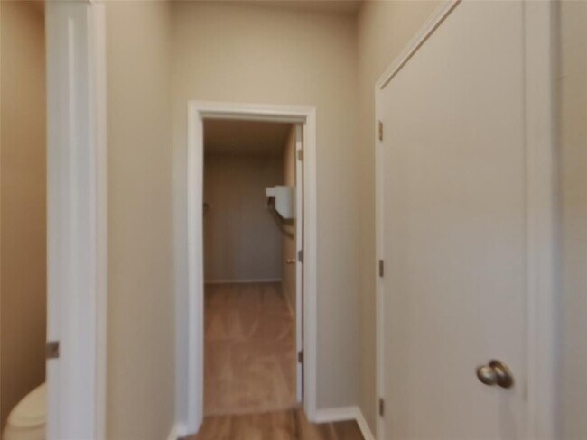 Building Photo - 5200 Saddle Clb Dr