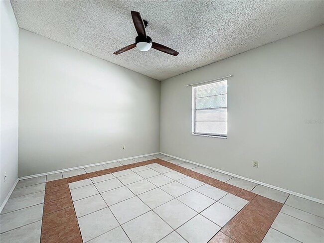 Building Photo - 1623 Carter Oaks Dr