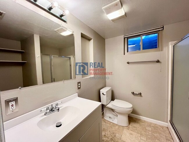 Building Photo - 7074 S Willow St