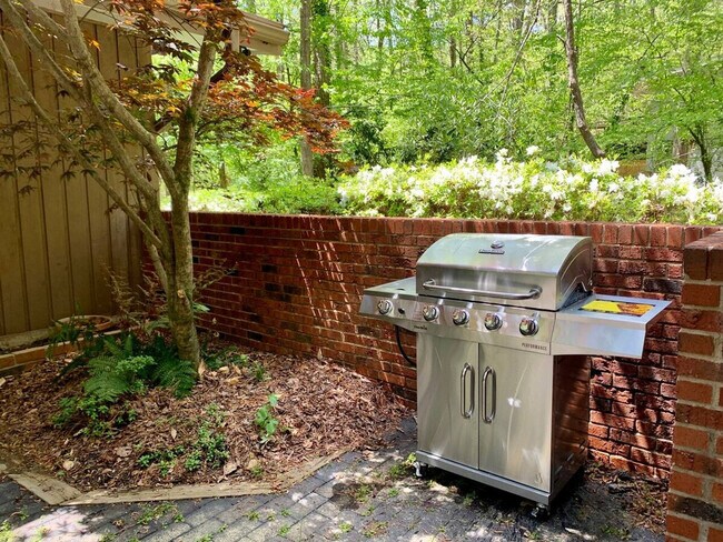 Building Photo - 603 Rock Creek Rd