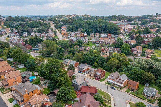 Building Photo - Stunning 4 bedroom home in Overbrook avail...