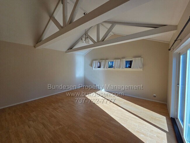 Building Photo - Charming home near Montgomery Village~  2bd/1ba, plus large bonus room~ 1397 sq ft home