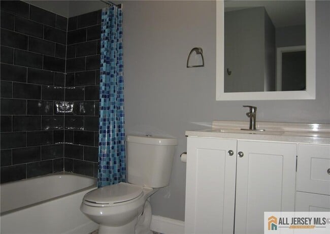 Building Photo - 141 Grantham Dr