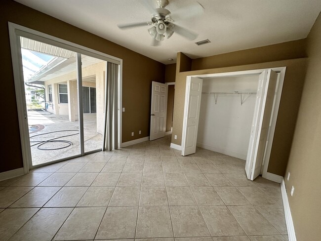 Building Photo - 307 Inman St