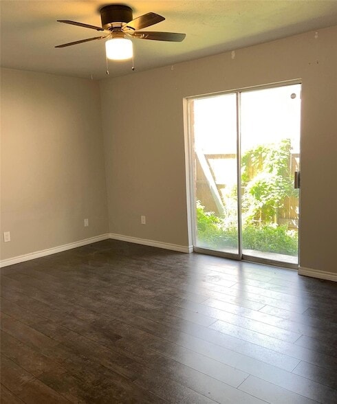 Building Photo - 8067 Meadow Road Unit 114D