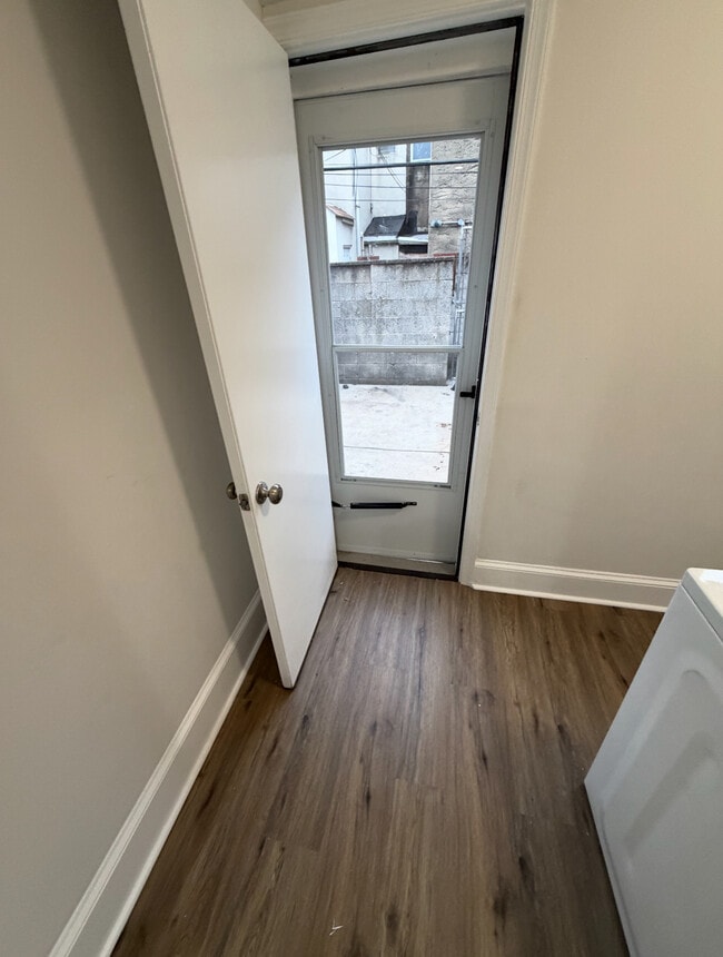 Building Photo - 1534 S 29th St