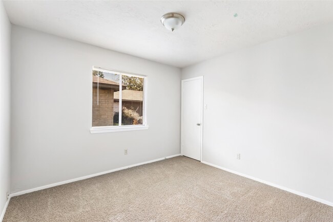 Building Photo - 7310 Maple Walk Dr