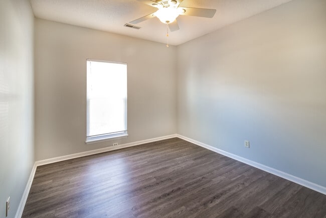 Building Photo - 104 Monsarret Ln