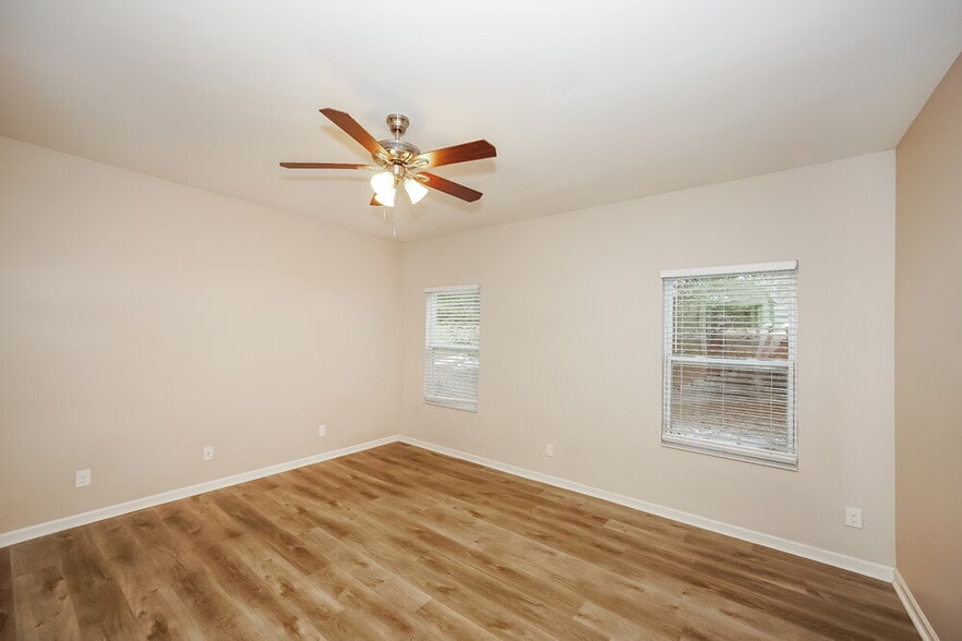 Building Photo - 257 Ranlo Ave