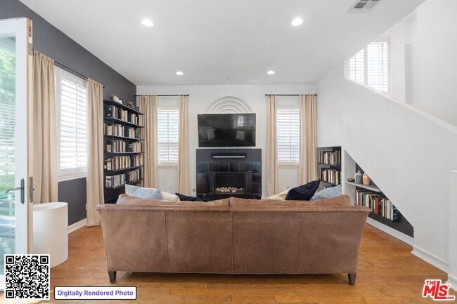 Building Photo - 736 Oxford Ave