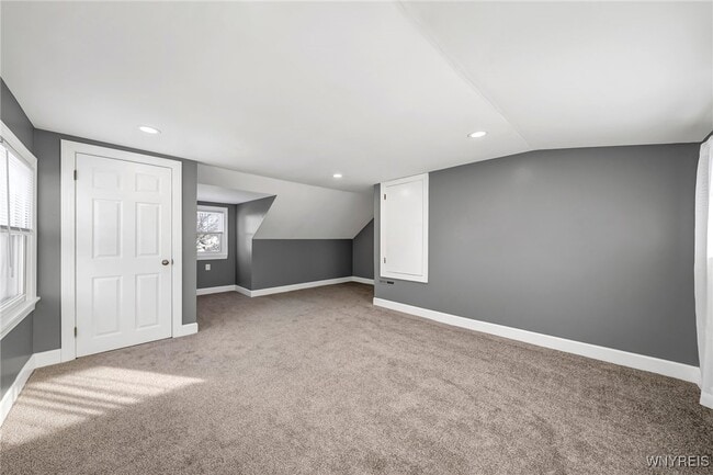 Building Photo - 206 Wrexham Ct N
