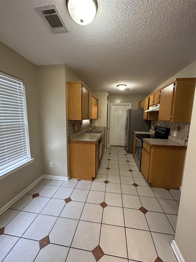 Building Photo - 160 Mills Run Dr