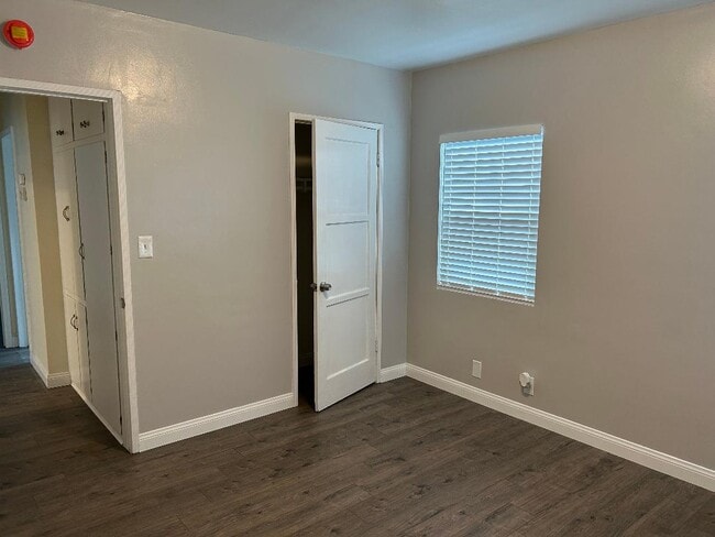 Building Photo - 2303 Graydon Ave