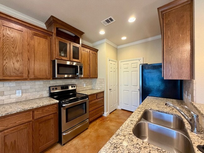 Building Photo - 2941 Savannah Ct