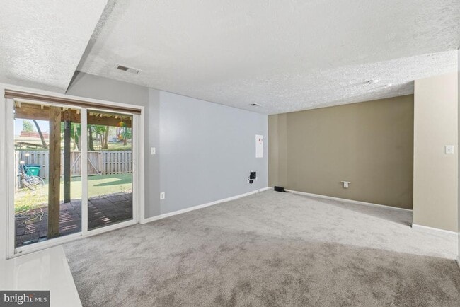 Building Photo - 10703 Campus Way S