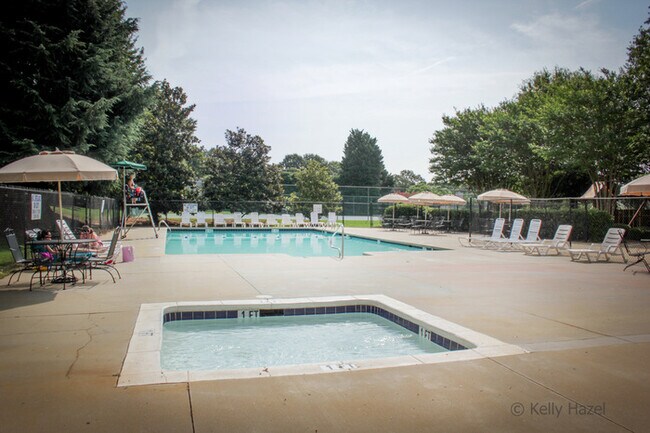 Building Photo - Beautiful 2 Bedroom in Simpsonville