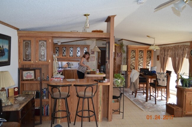 Building Photo - 805 S Weatherford St