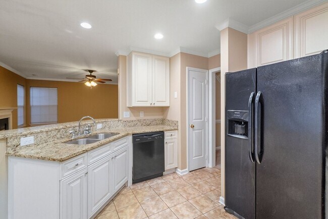 Building Photo - Charming 3BR House with Big bonus room ove...