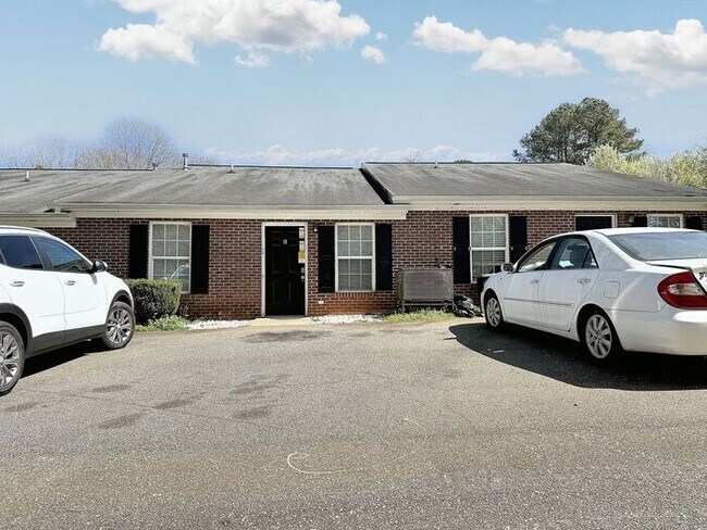 Building Photo - All Electric 1 Bedroom 1 Bathroom in Cartersville