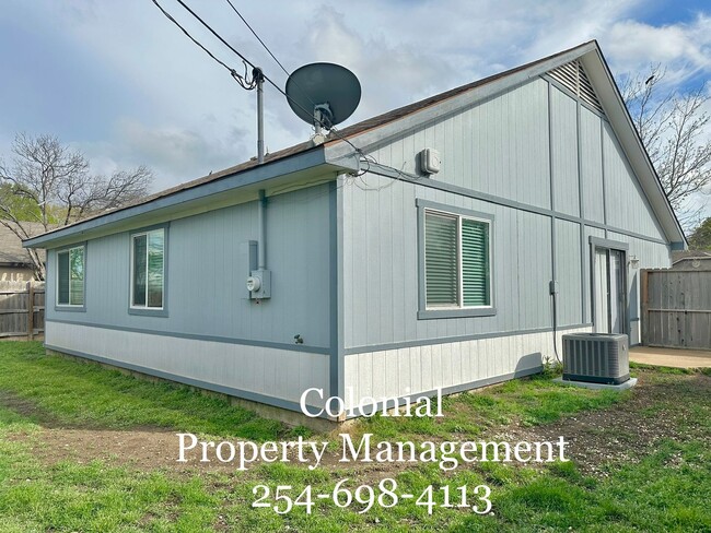 Building Photo - 2507 Hemlock Dr