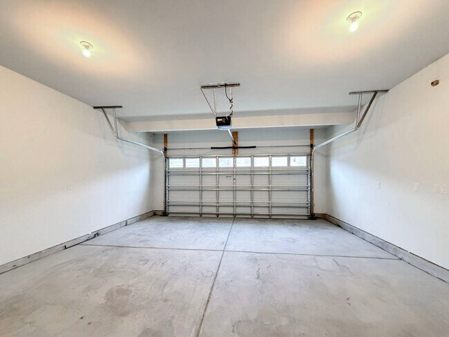 Building Photo - 7336 Birchshire Dr