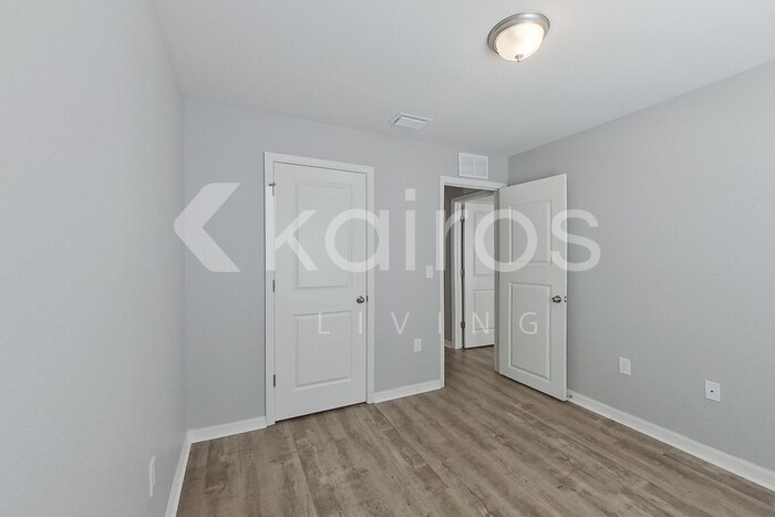 Building Photo - 2227 NW 11th Ct