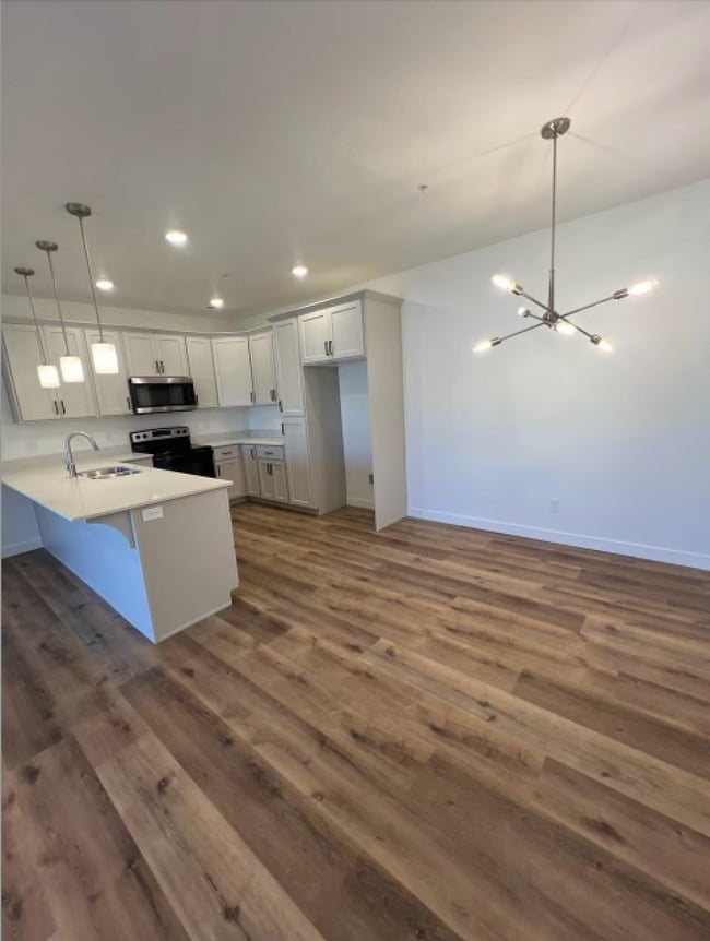 Building Photo - 2342 E 830 S