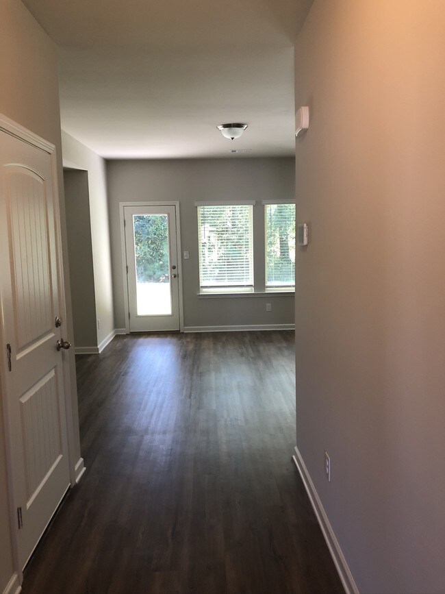 Building Photo - 28450 Evangeline Ln