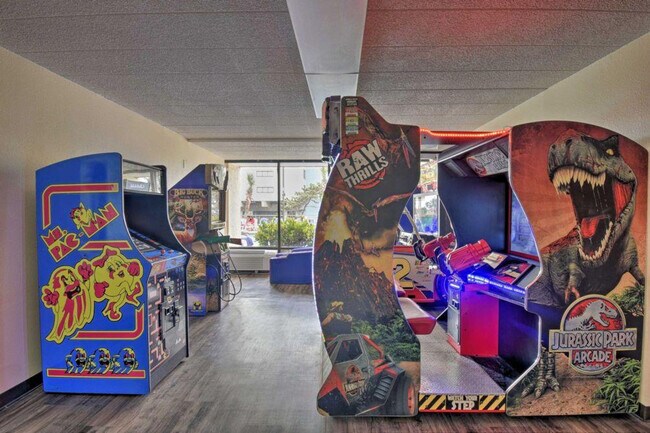 Building Photo - 6900 N Ocean Blvd