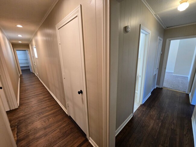 Building Photo - Spacious 3 Bedroom 2 Bath in Bryan!