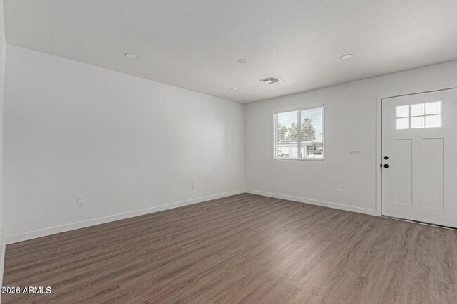 Building Photo - 113 N 88th Pl