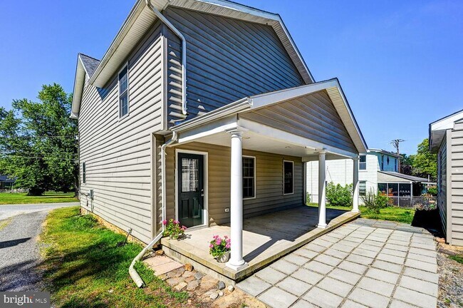 Building Photo - 5404 Arcadia Ave