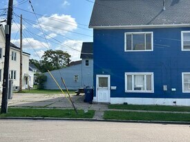 Building Photo - 1814 William St