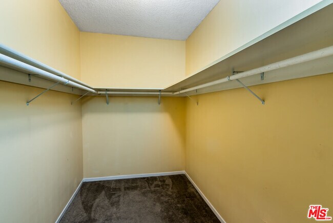 Building Photo - 14311 Hartsook St