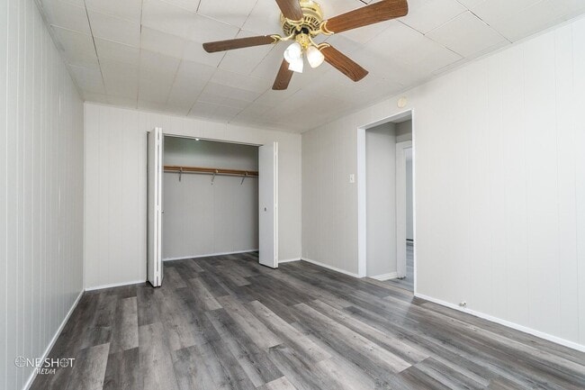 Building Photo - 1725 Ave D