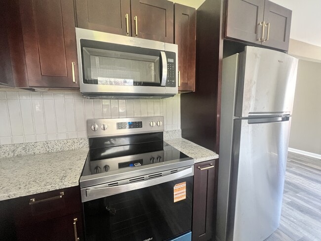 Building Photo - 709 Oxford St